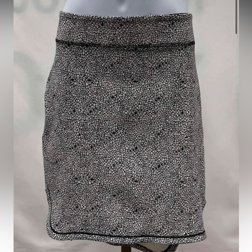LULULEMON City Skirt in Plush Petal Deep Coal Ghost - Picture 1 of 9